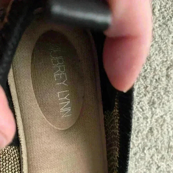 Aubrey Lynn Leopard Knit Flats - Picture 5 of 7